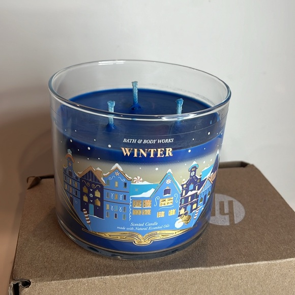 Bath & Body Works Winter 3 Wick 14.5 Oz Scented Candle - Picture 5 of 8